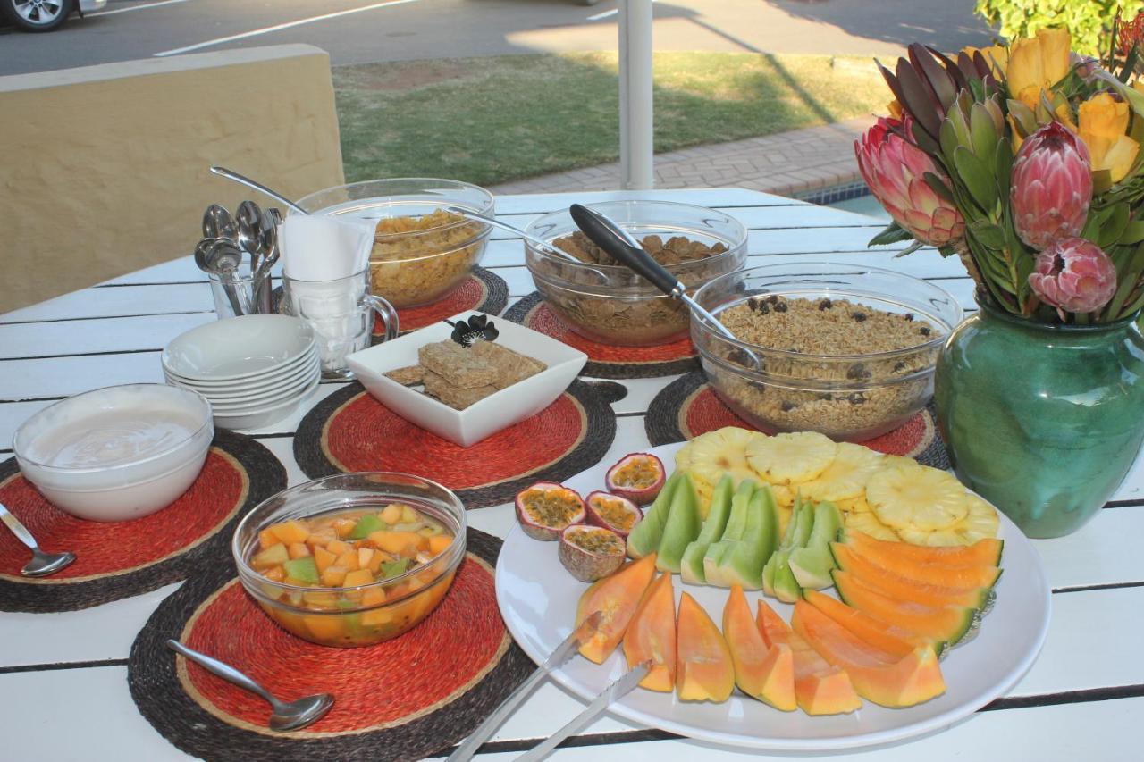Glenashley Beach Accommodation - B&B And Backpackers Durban Buitenkant foto