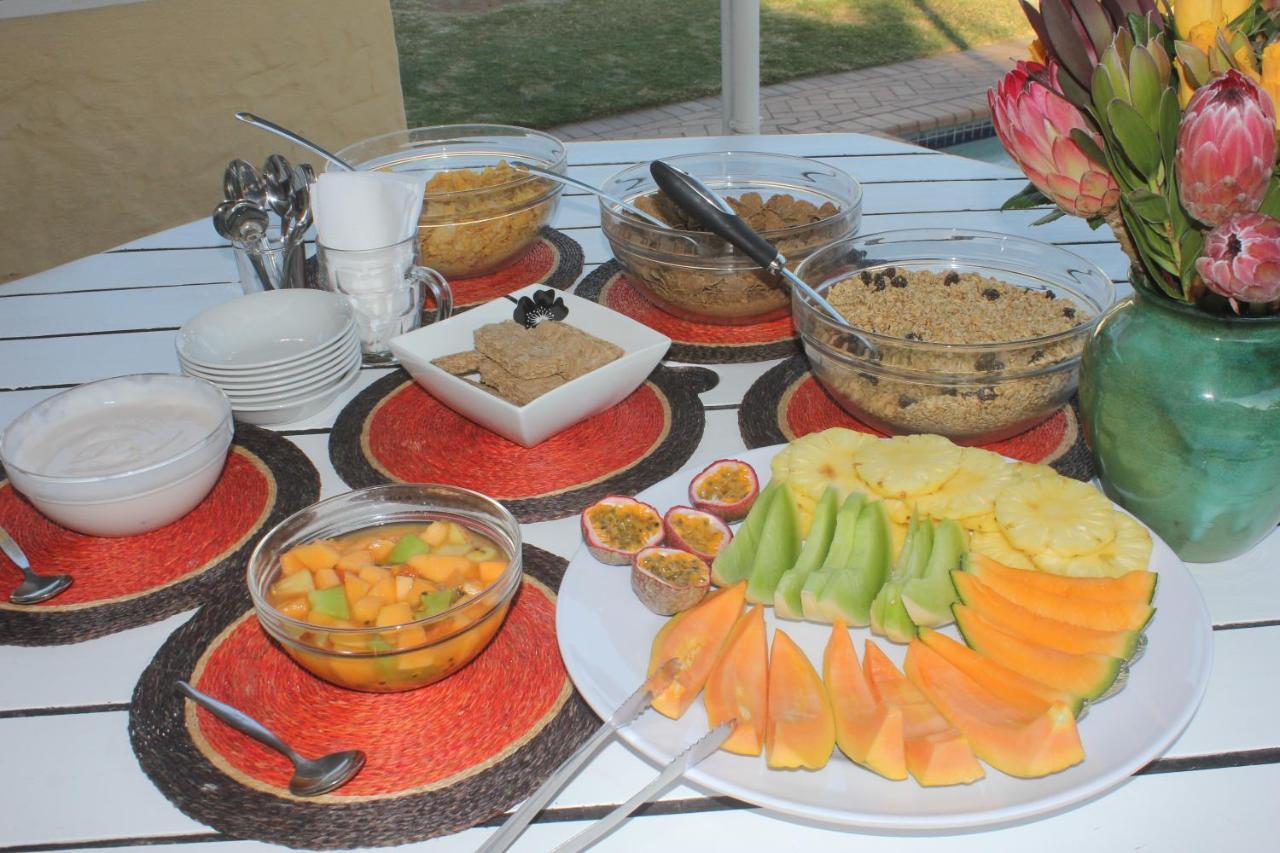 Glenashley Beach Accommodation - B&B And Backpackers Durban Buitenkant foto