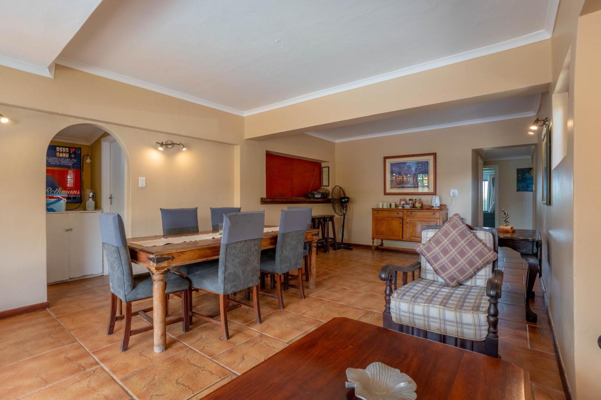 Glenashley Beach Accommodation - B&B And Backpackers Durban Buitenkant foto