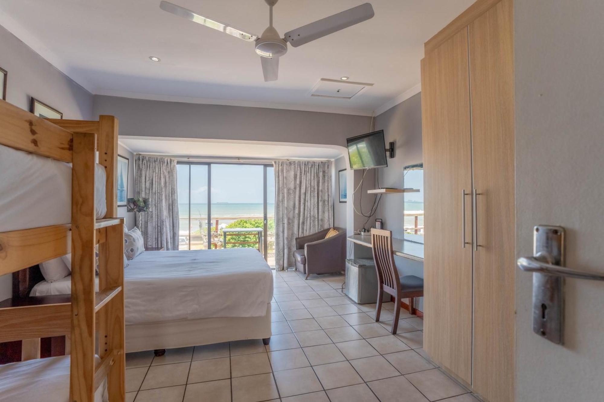 Glenashley Beach Accommodation - B&B And Backpackers Durban Buitenkant foto