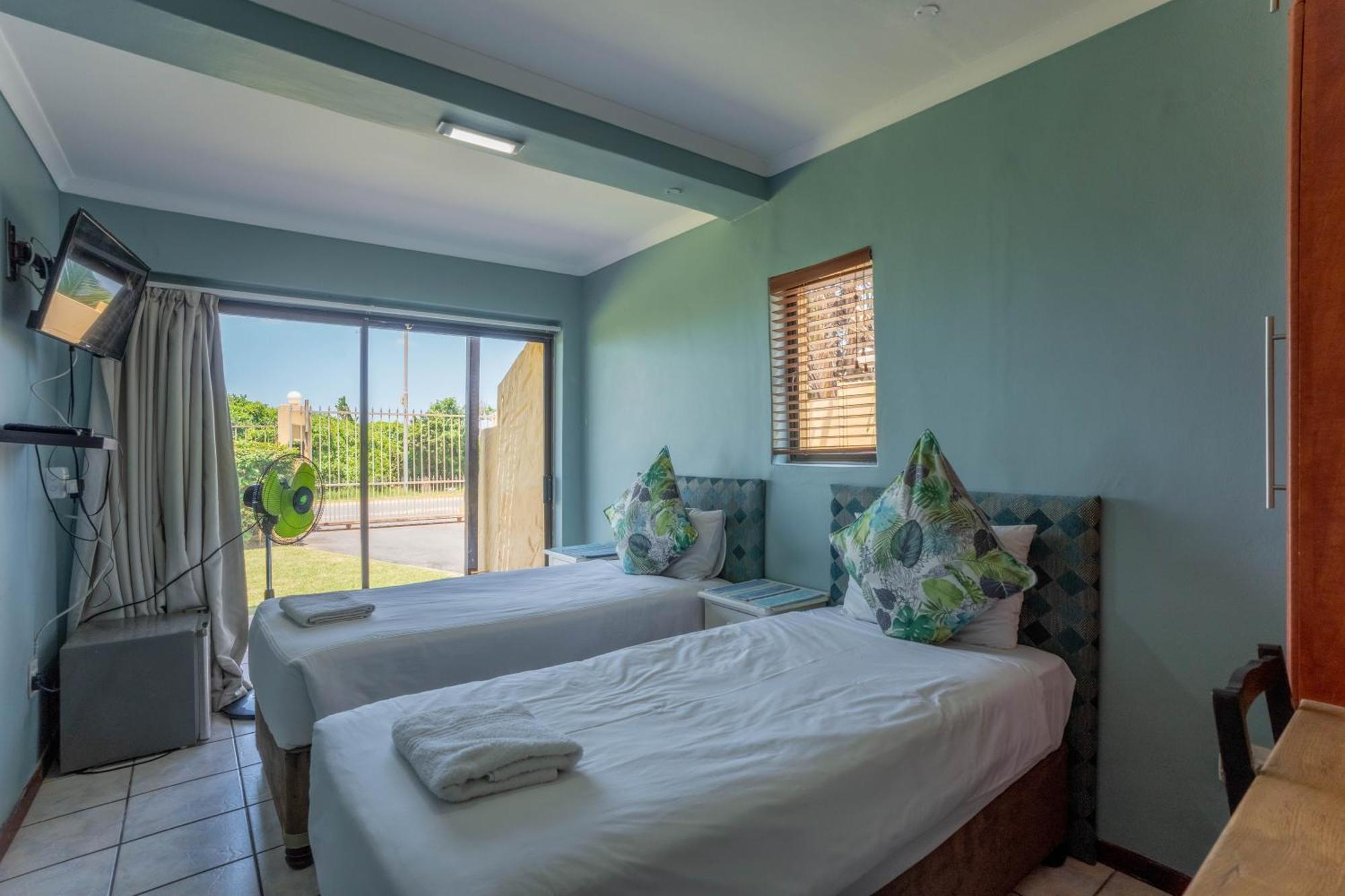 Glenashley Beach Accommodation - B&B And Backpackers Durban Buitenkant foto